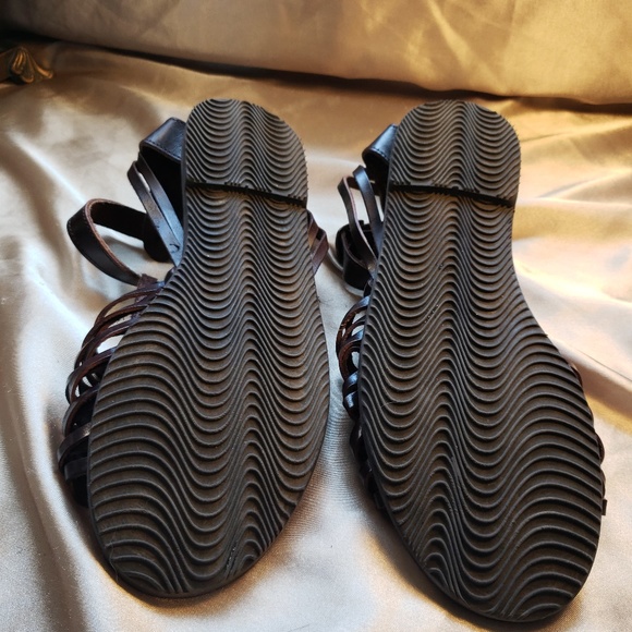 sandal - Picture 3 of 3